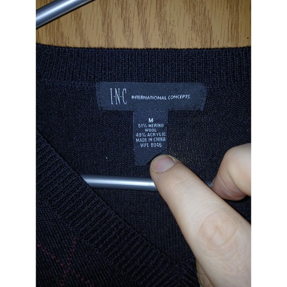 INC Argyle Sweater Mens Size Medium V-Neck Black & Gray 40×27 Merino Wool Blend - Picture 3 of 11